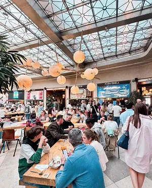 Le Wolf, le premier food market à avoir ouvert ses portes à Bruxelles.