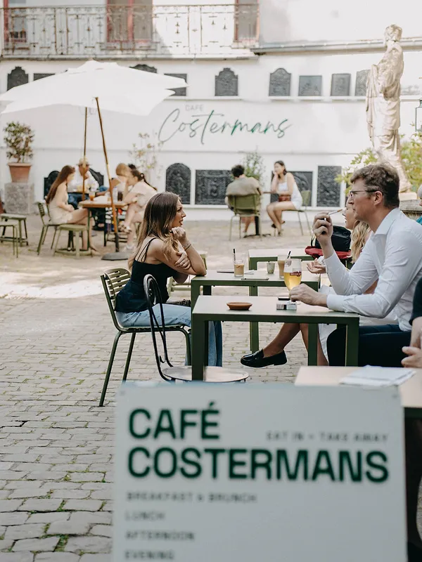 La terrasse du Café Costermans au Sablon.