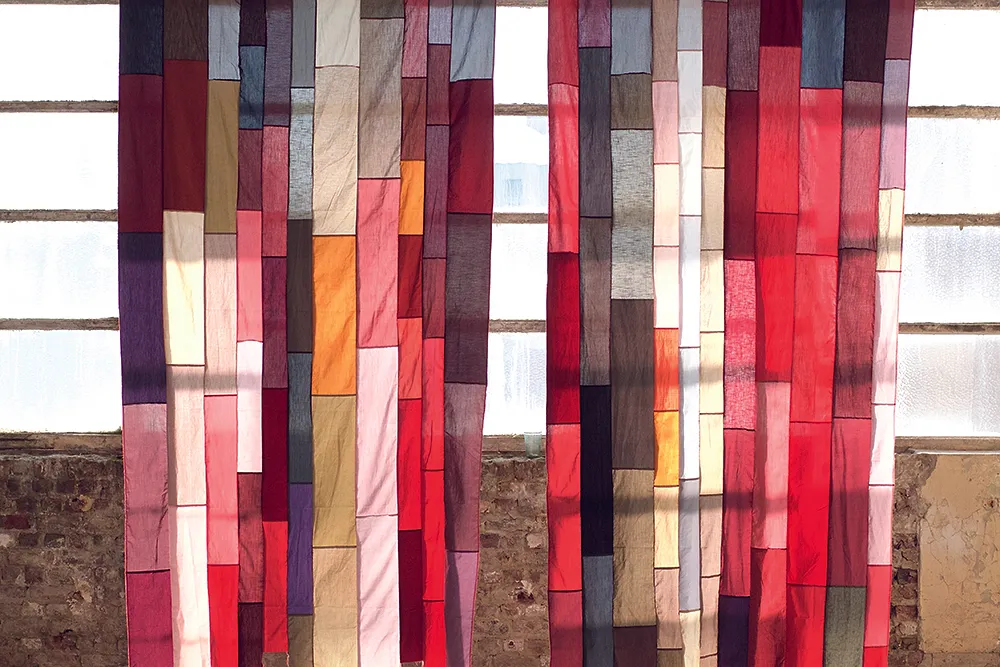 Upcycling : des chemises transformées en éléments de déco - Par AgnèS Zamboni. Photos La Gadoue Atelier.
