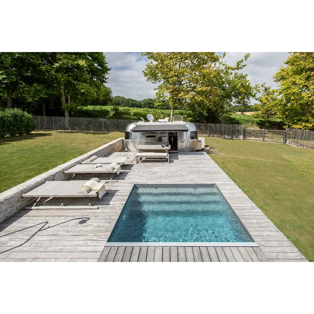Peu de place et petits budgets : quelles piscines choisir ? - Par AgnÈS Zamboni.  Photos : D. R