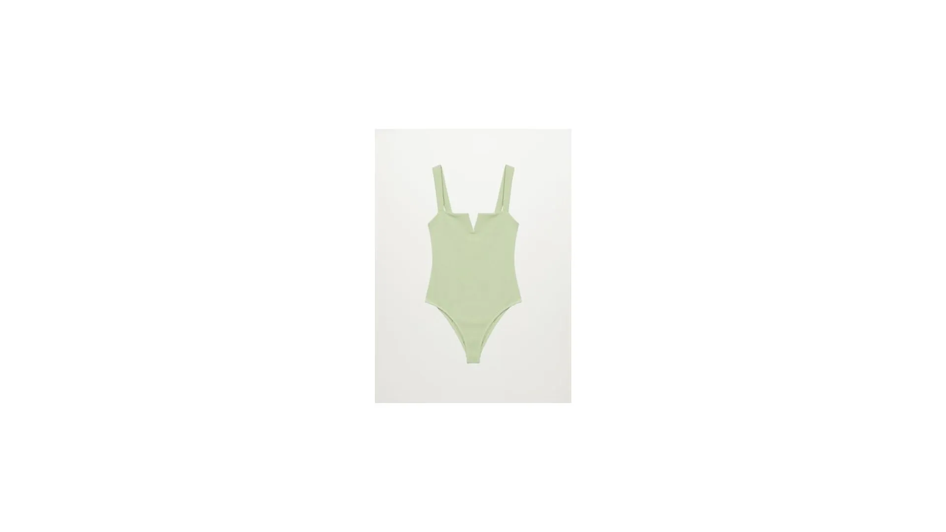 20 modèles de maillot de bain pour les petites poitrines - Par Anissa Hezzaz. Photos : D.r.