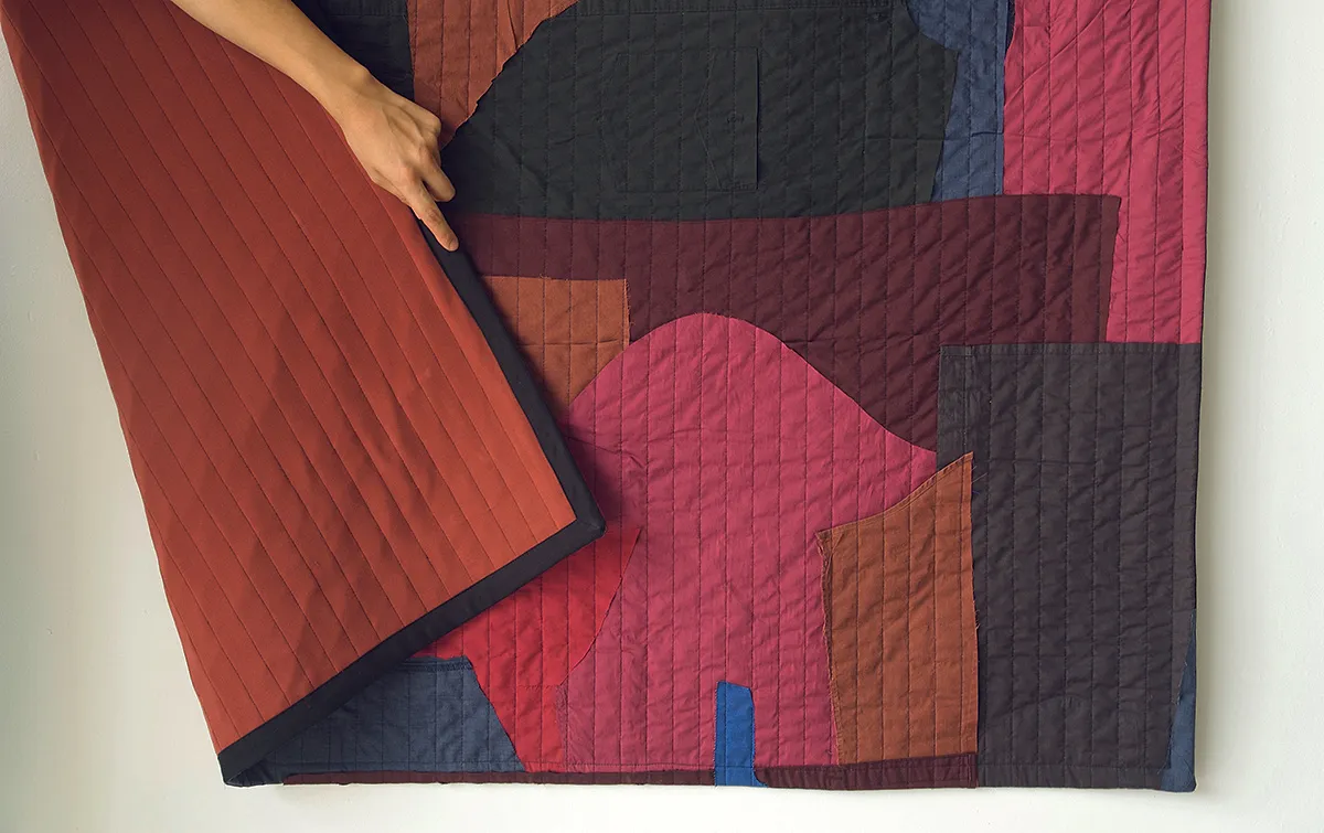 Upcycling : des chemises transformées en éléments de déco - Par AgnèS Zamboni. Photos La Gadoue Atelier.