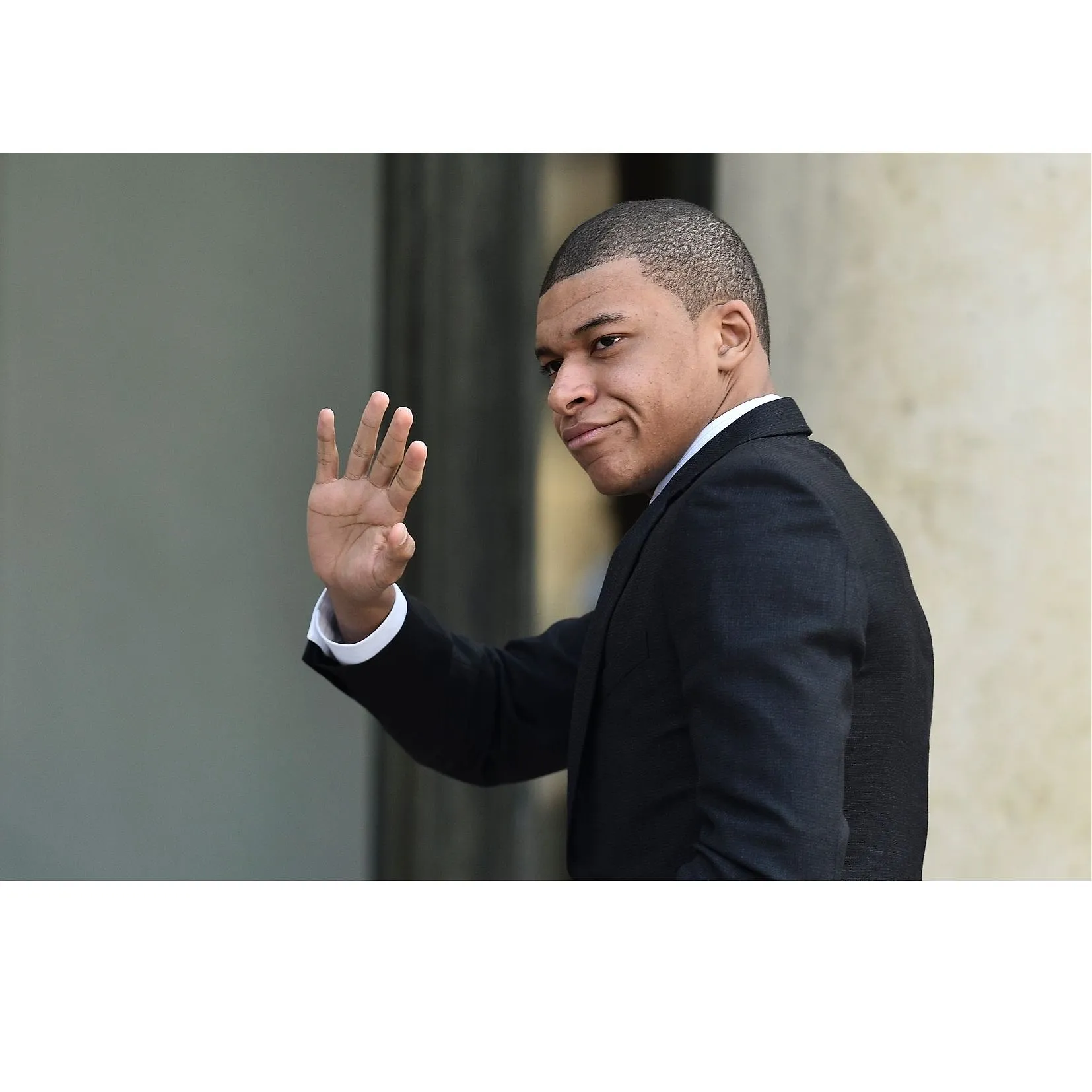 Kylian Mbappé devient égérie de la maison Dior - Par Anissa Hezzaz. Photos : D.r / Photonews.