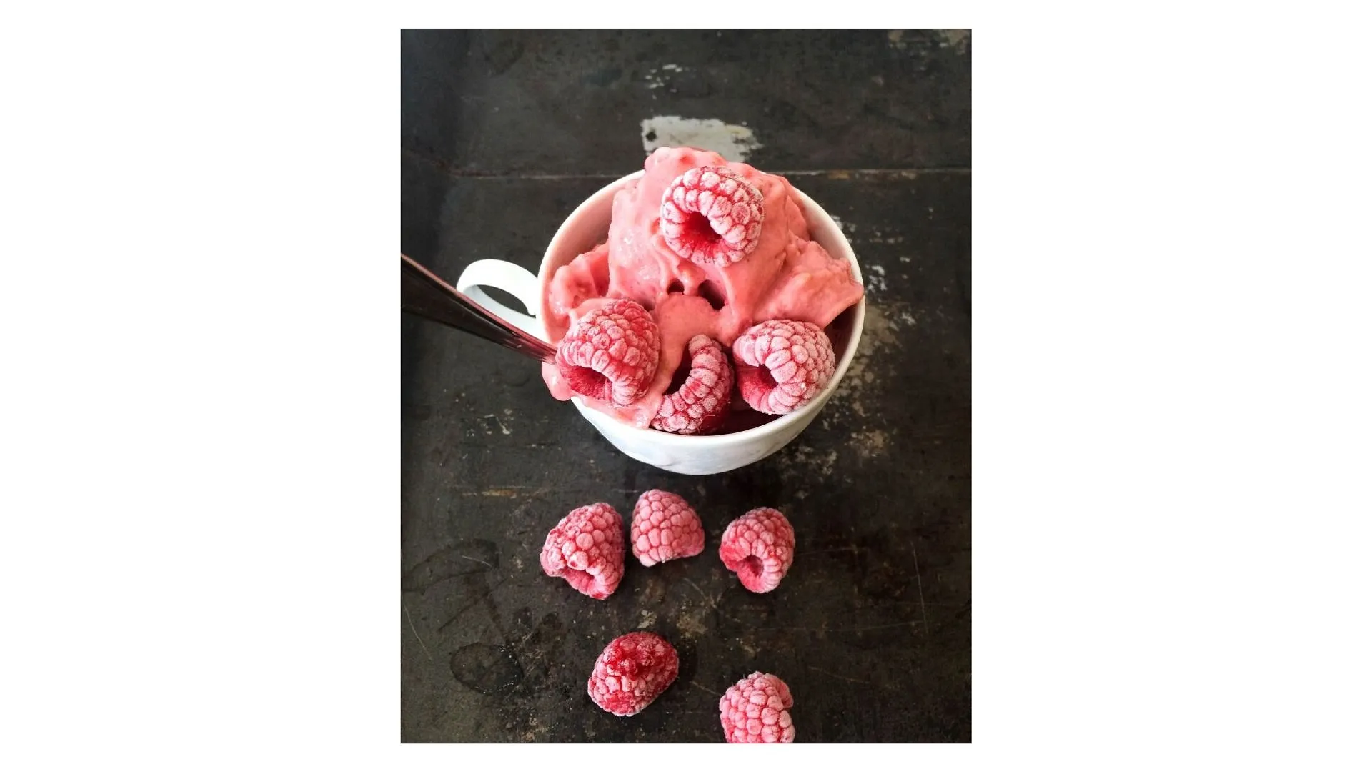 Trois méthodes de glaces maison faciles à réaliser sans sorbetière - Par Anissa Hezzaz. Photo By Lindsay Moe On Unsplash