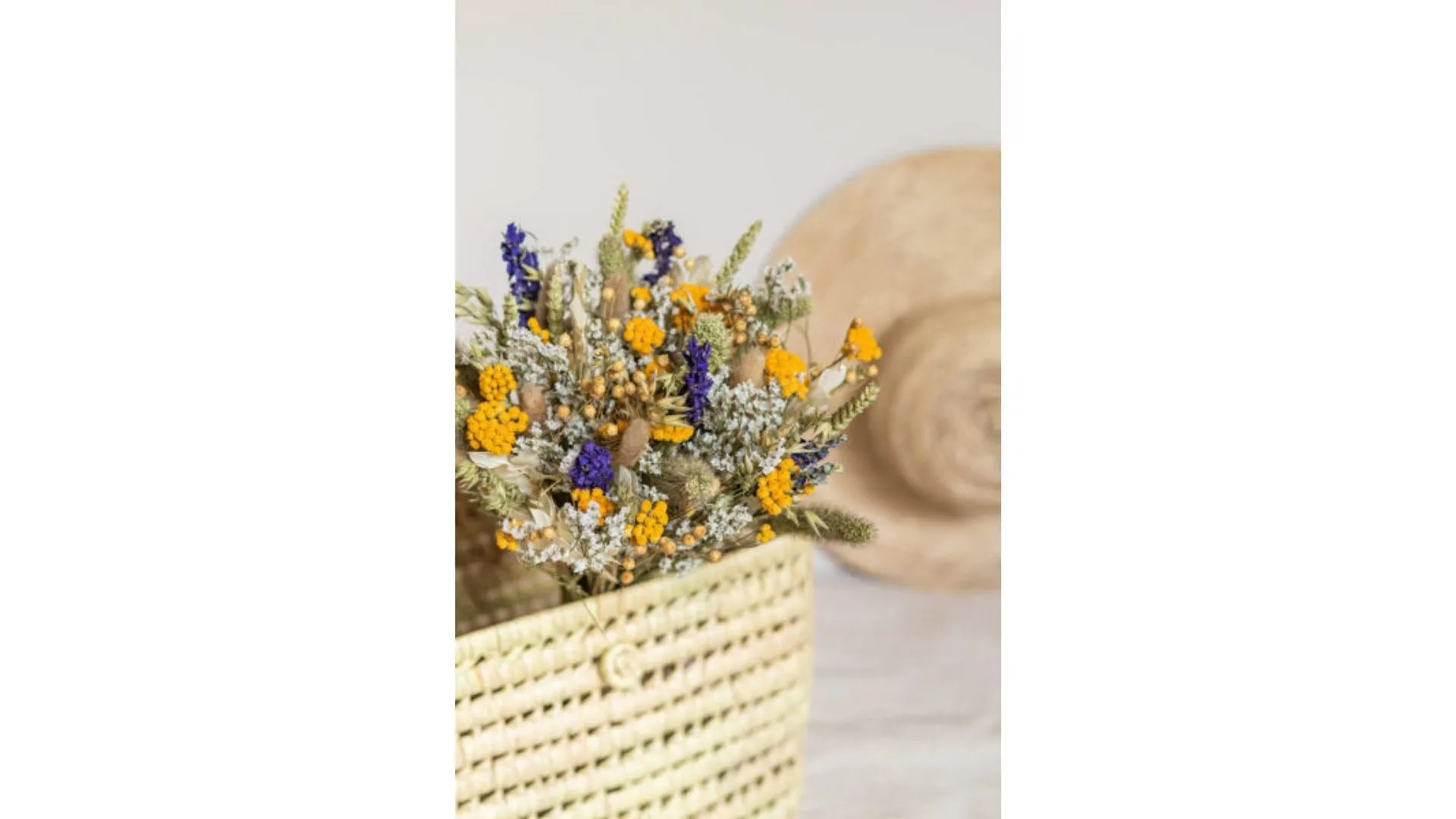 Fleurs séchées : trois méthodes simples pour les faire sécher vous-mêmes - Par Anissa Hezzaz. Photos : D.r.