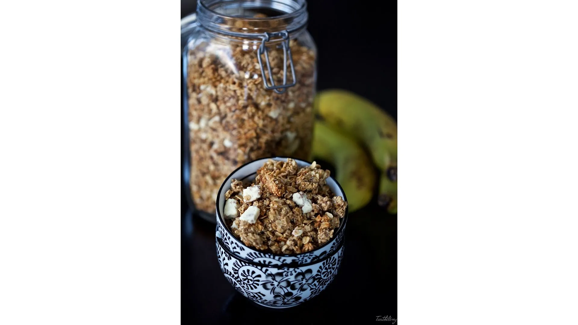 Comment faire son granola maison ? - Par Anissa Hezzaz. Photo By Rachael Gorjestani On Unsplash.