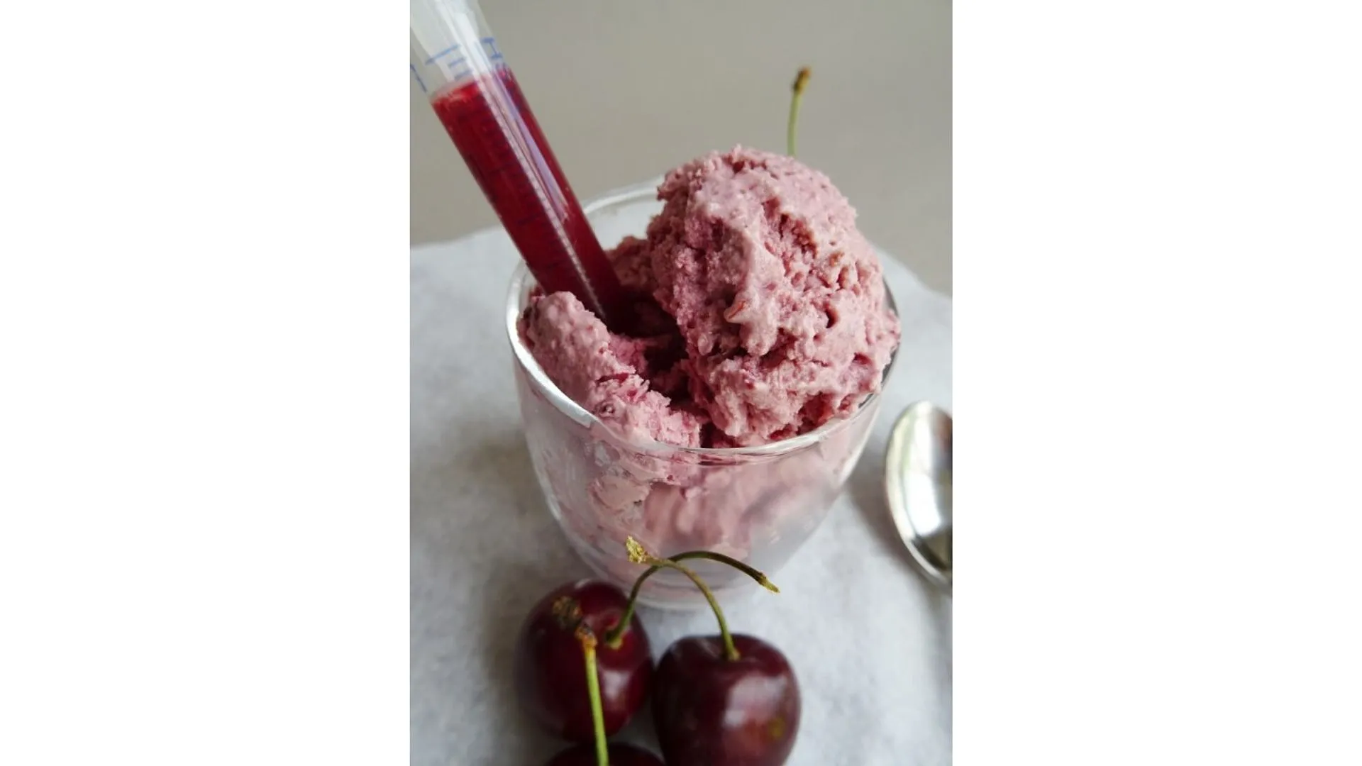 Trois méthodes de glaces maison faciles à réaliser sans sorbetière - Par Anissa Hezzaz. Photo By Lindsay Moe On Unsplash