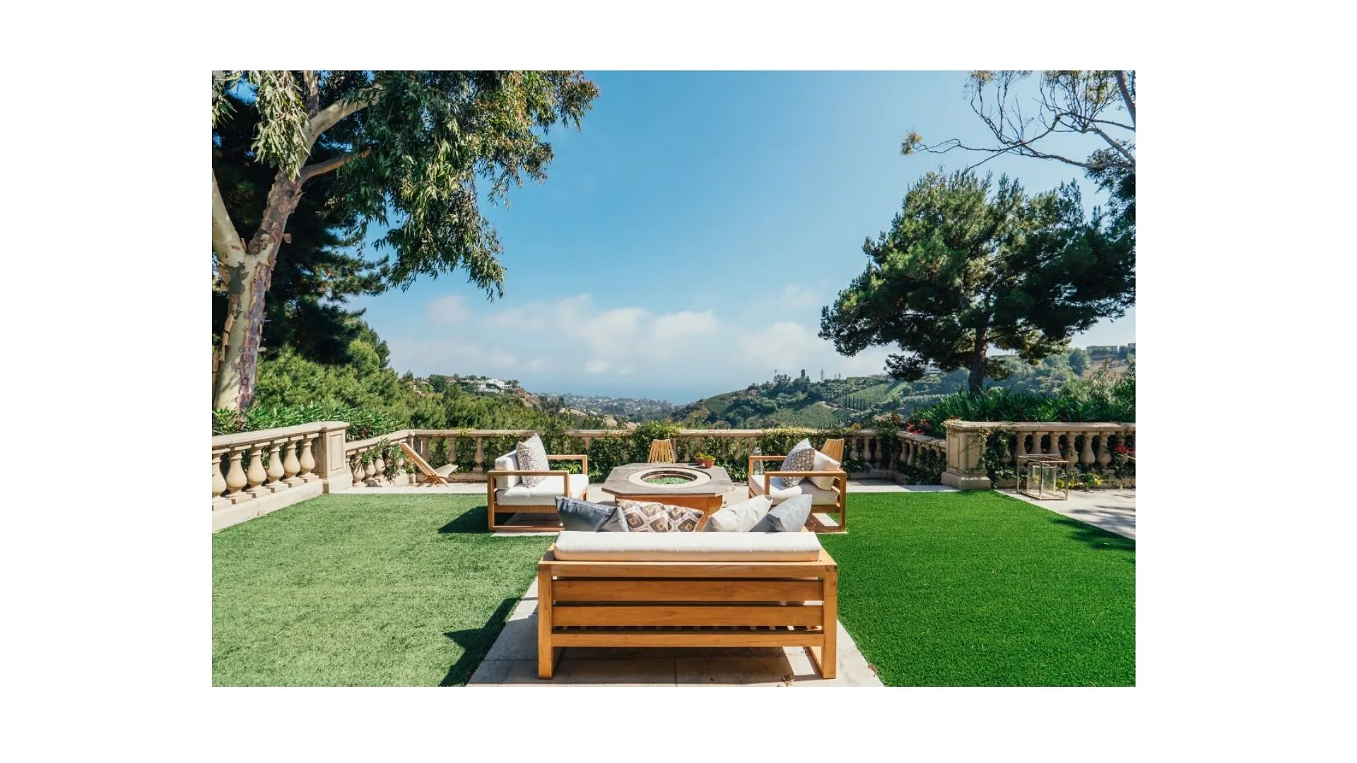 Le prince Harry et Meghan Markle, les nouveaux voisins de Tom Hanks et Ben Affleck ? - Mathilde Trocellier. Photos : Top Ten Real Estate Deals / Shadow Mountain Estate