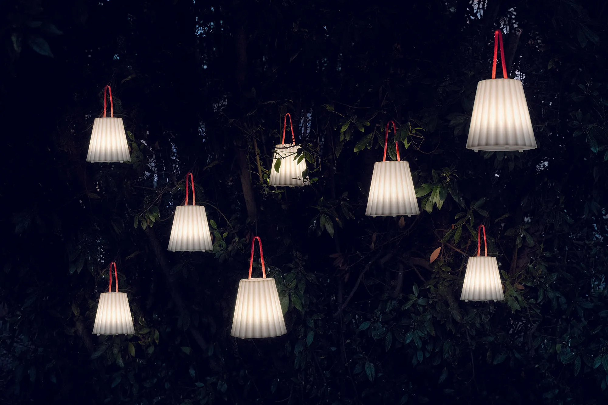 Comment éclairer son jardin, en fonction des zones ? - Par AgnèS Zamboni. Photo By Yingchu Chen On Unsplash.