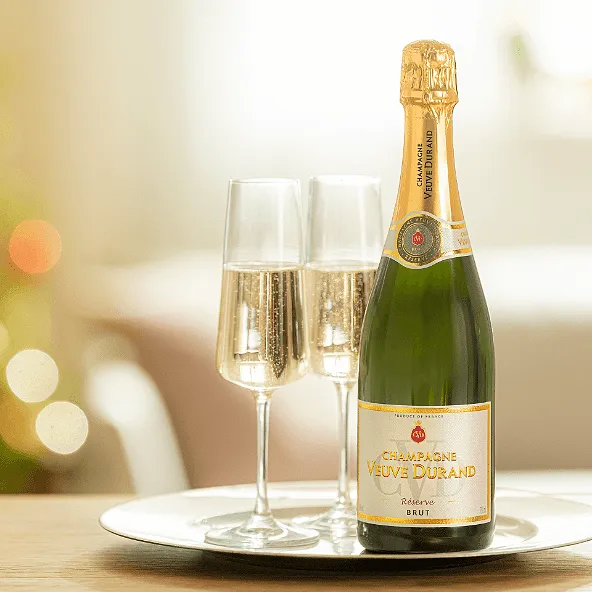 Voici où trouver le champagne le moins cher du monde - Par Anissa Hezzaz. Photo By Jaeyoon Jeong On Unsplash.