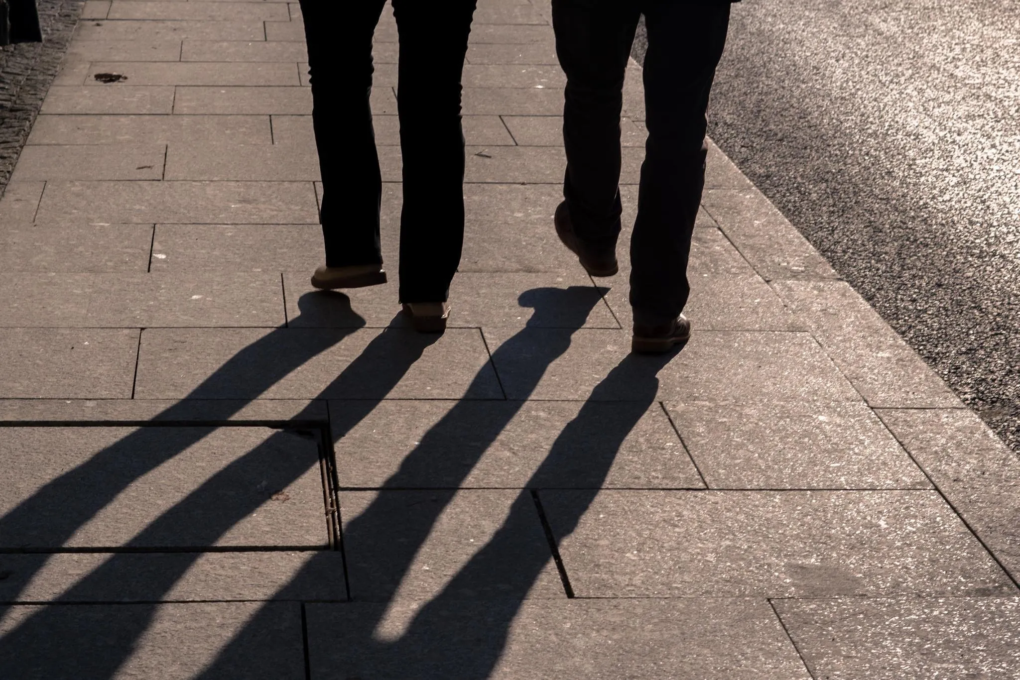 Pourquoi vous devriez marcher deux minutes après avoir mangé ? - Par Camille Vernin, Photo By Camylla Battani On Unsplash.