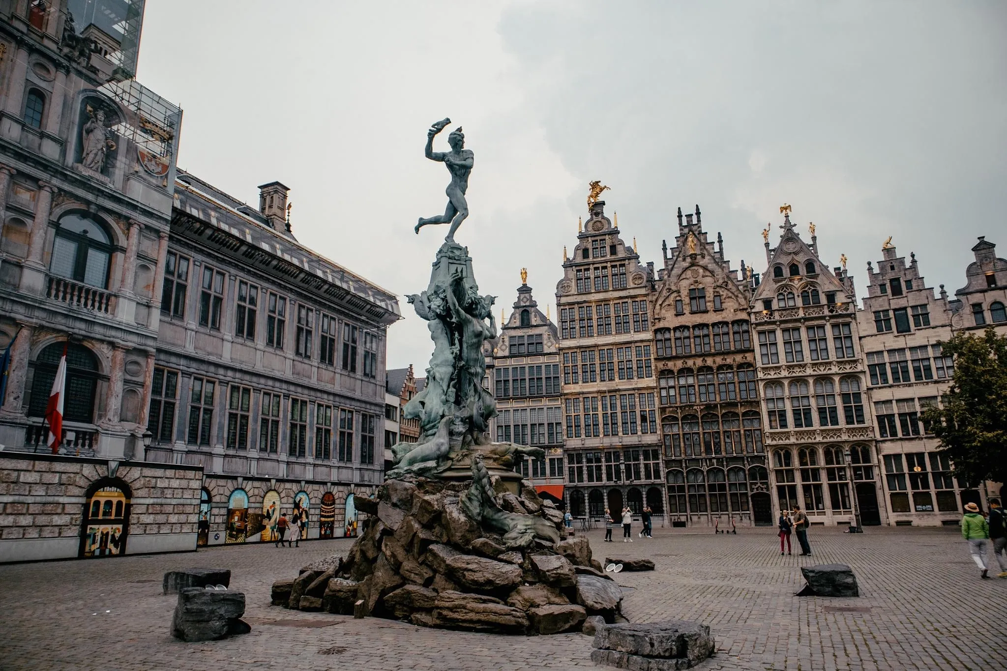 Les 10 villes d'Europe les moins chères pour un city-trip - Par Camille Vernin, Photo By Square Lab On Unsplash