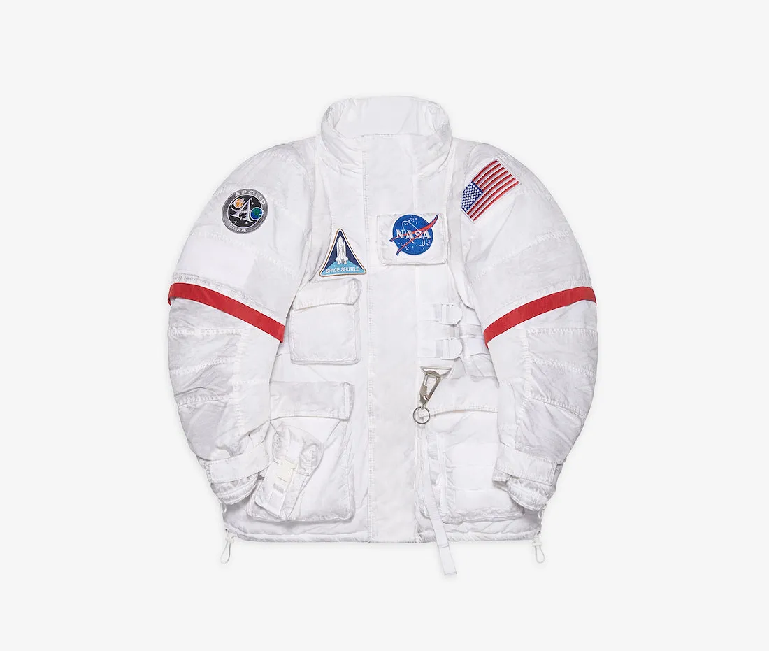 Balenciaga x Nasa, la collab' la plus "space" de l'été - Par Sigrid Descamps. Photos Balenciaga.