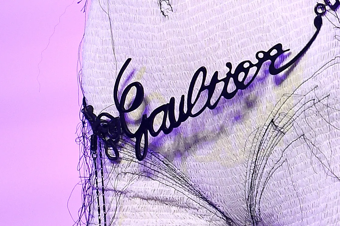 Les célébrités présentes au dernier défilé de Jean Paul Gaultier - Par Anissa Hezzaz. Photos : Belga.