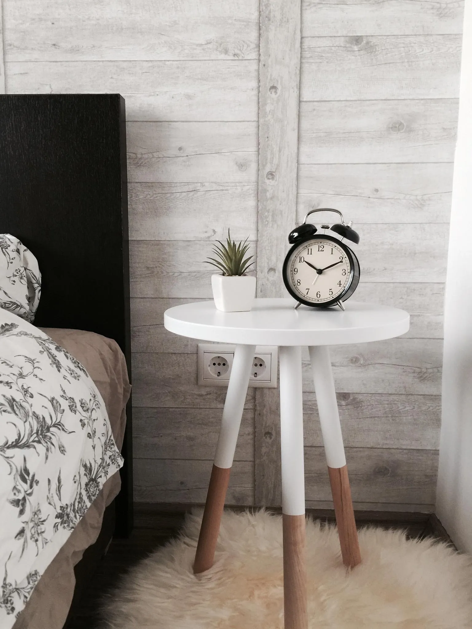 Six astuces pour mieux dormir la nuit - Par Younes Demeyer. Photo By Bruce Mars (Unsplash)