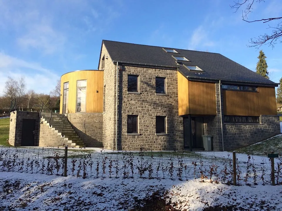 Pentecôte : 5 villas d'exception à louer sur Airbnb en Belgique - Par Margau Gonzalez. CréDit Photo : Airbnb.