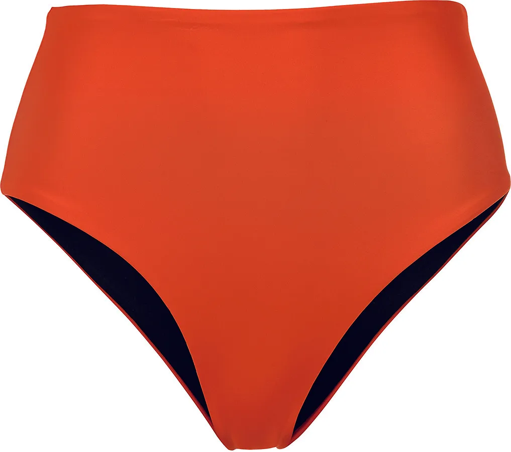 La culotte haute, le nouveau bikini