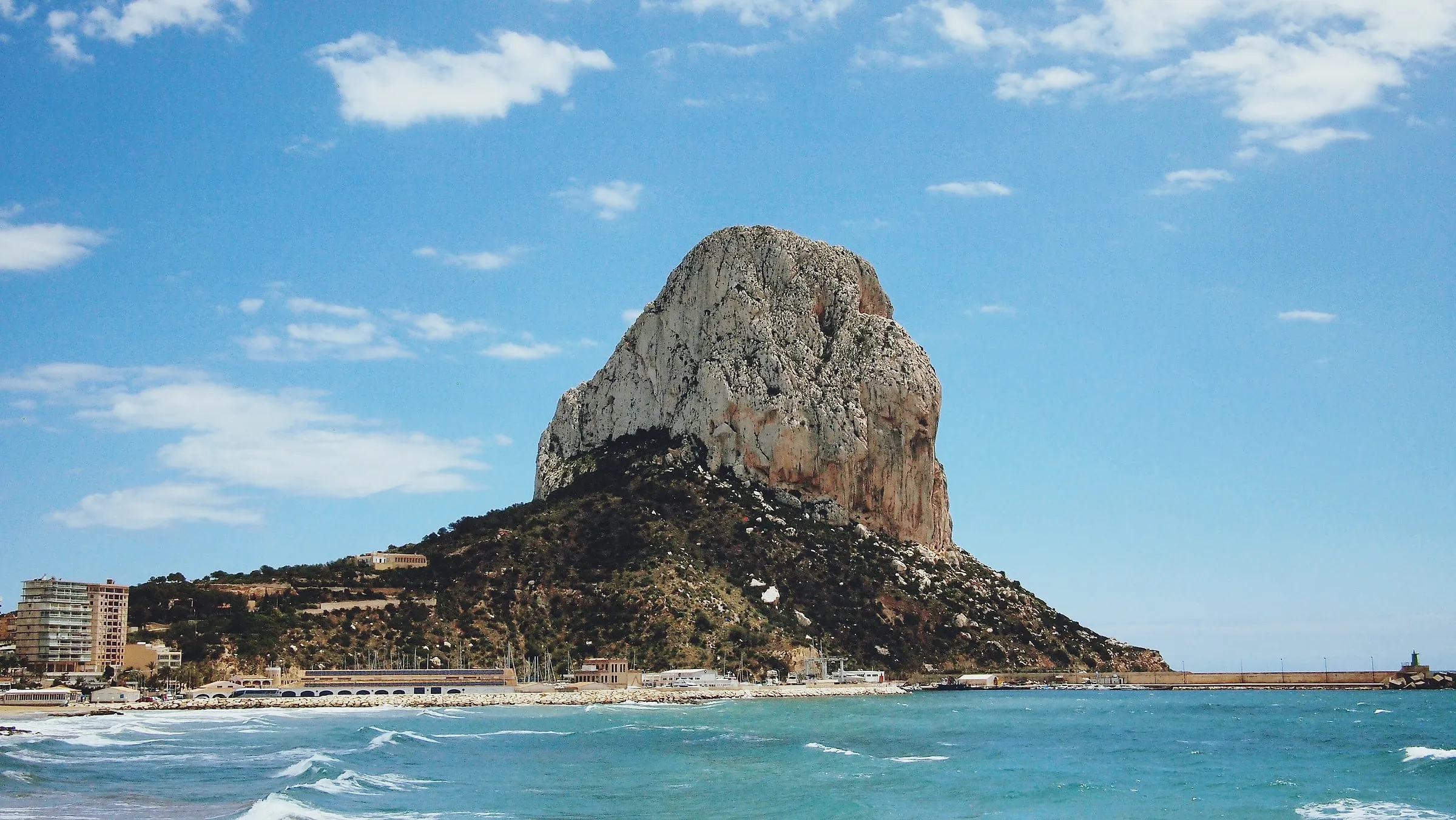 Gand, Capri, la Cappadoce : quelles sont les meilleures destinations à découvrir en 2021 ? - Par Wini Sasa. CréDit Photo : Unsplash/Christian Lue