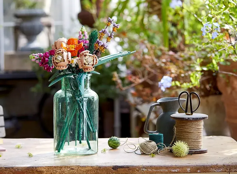 Fête des Mères : et si le bouquet de fleurs le plus durable était signé Lego ? - Par Anissa Hezzaz. Photos : D.r.