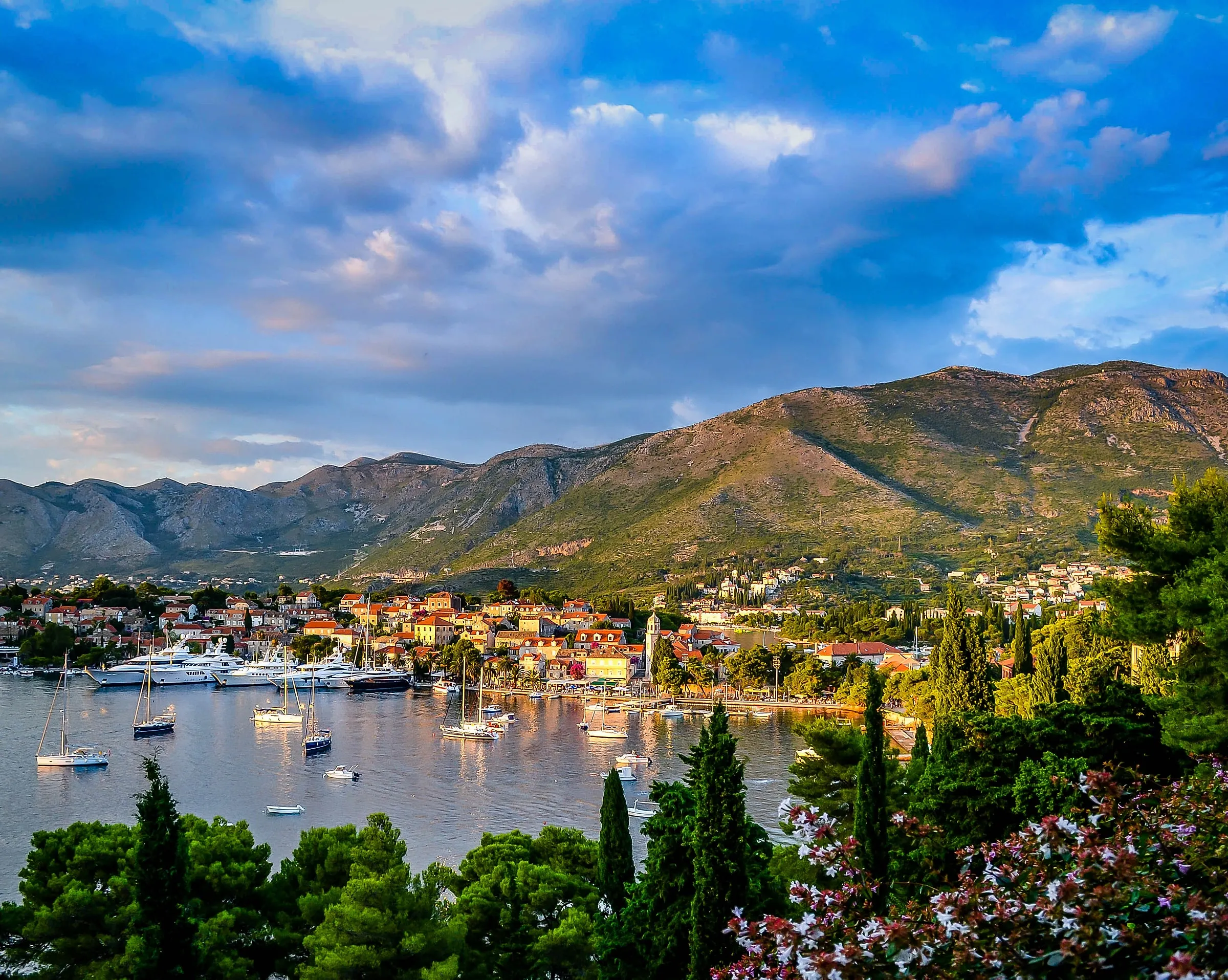Gand, Capri, la Cappadoce : quelles sont les meilleures destinations à découvrir en 2021 ? - Par Wini Sasa. CréDit Photo : Unsplash/Christian Lue