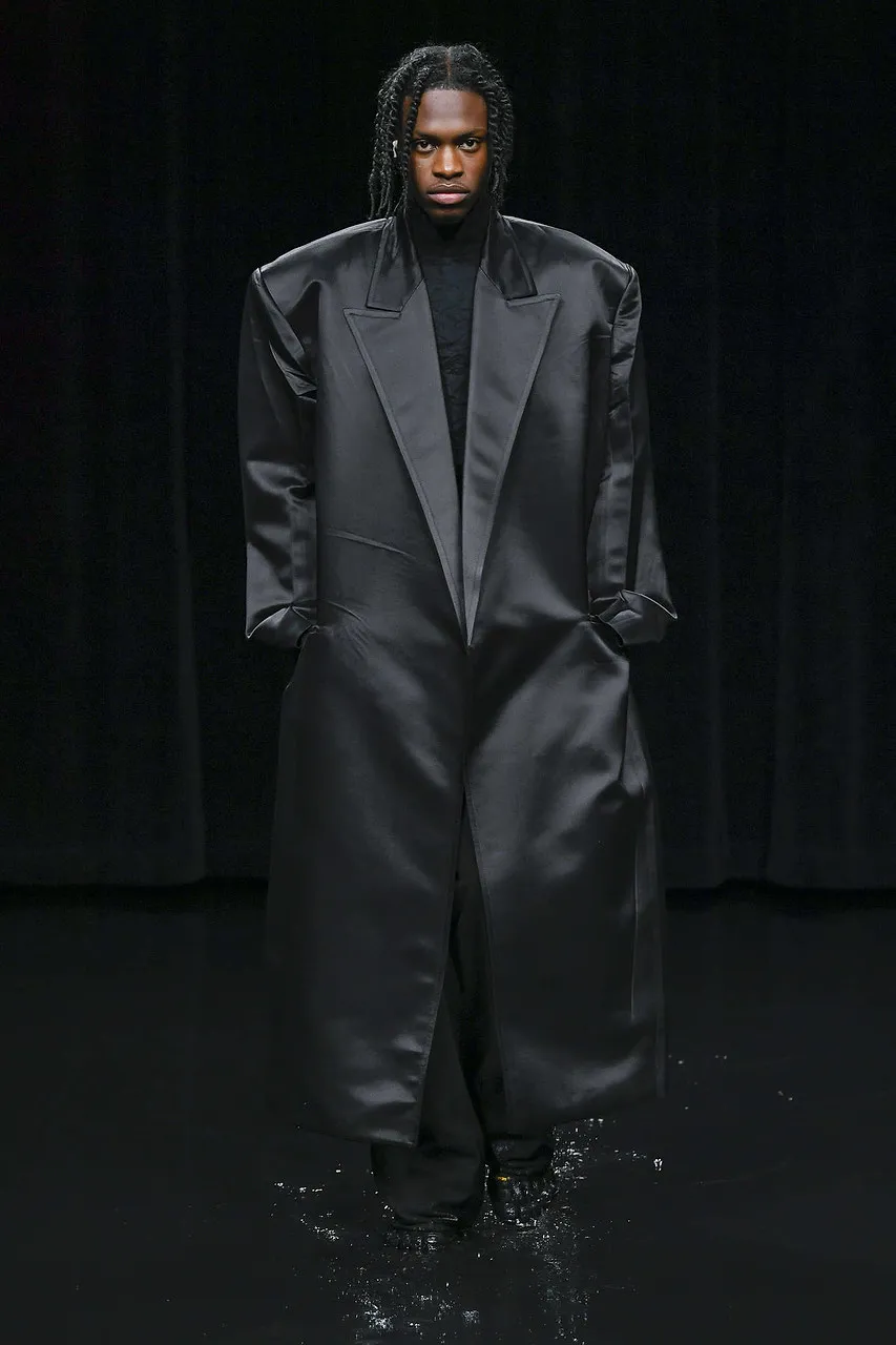 Fashion Week de Paris : le défilé apocalyptique de Balenciaga - Camille Berna. Photo : Fashionnetwork