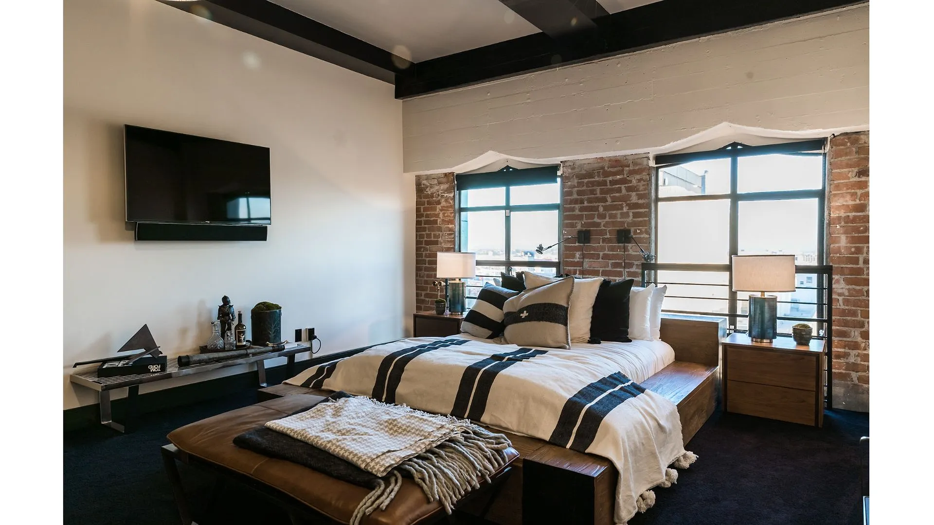 Le penthouse de Johnny Depp et Amber Heard à Los Angeles est à vendre - Ingrid Van Langhendonck, Photos Courtesy Of Douglas Elliman