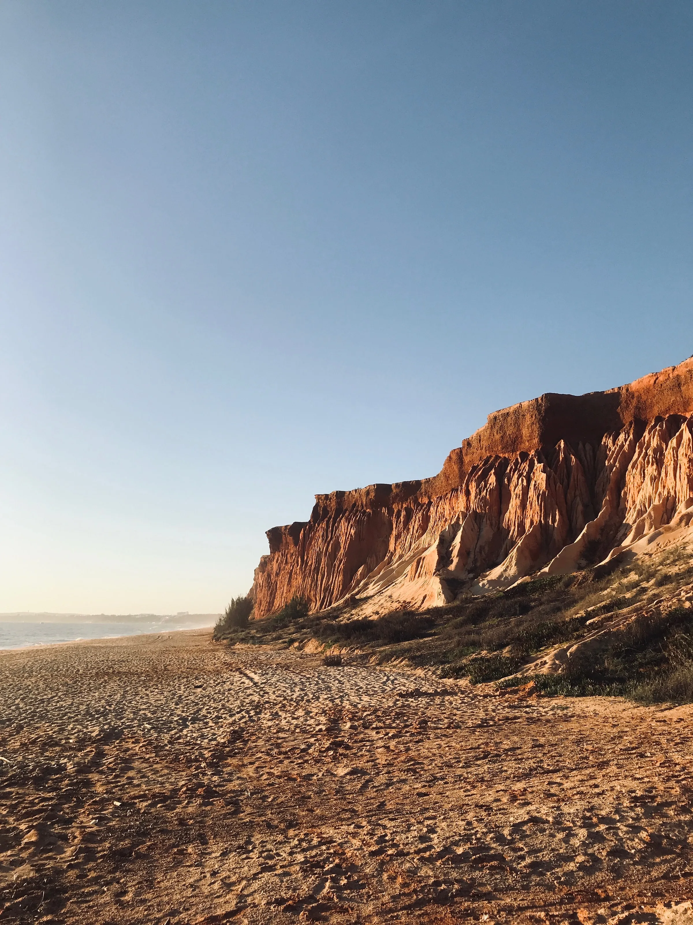Les plages où l'on rêve de se prélasser cet été - Par Wini Sasa. Photo By Marina T On Unsplash