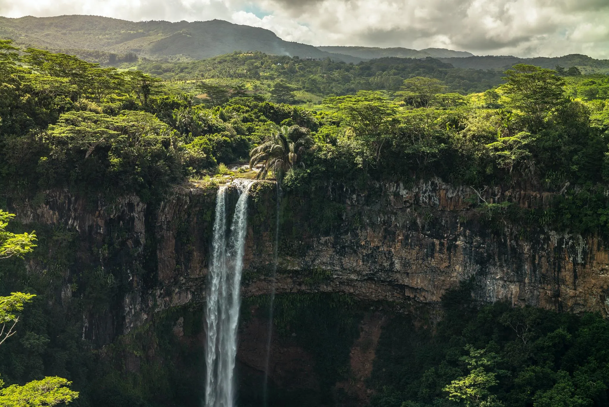 Cinq destinations pour partir au soleil en octobre - Par Celia Turpin. Photo By Christian Cacciamani On Unsplash.