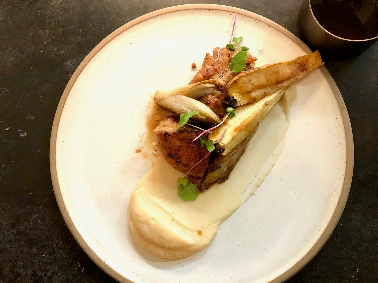 La bonne chère, le nouveau bistro gourmand à Bruxelles - Par Florence Hainaut Et Carlo De Pascale. Photos D.r.