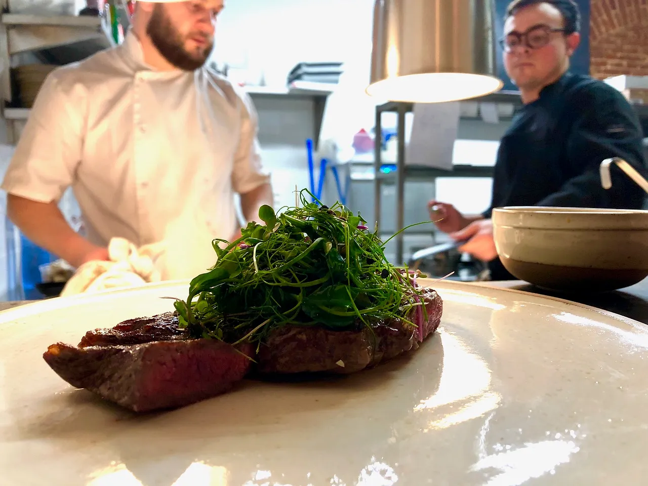 La bonne chère, le nouveau bistro gourmand à Bruxelles - Par Florence Hainaut Et Carlo De Pascale. Photos D.r.