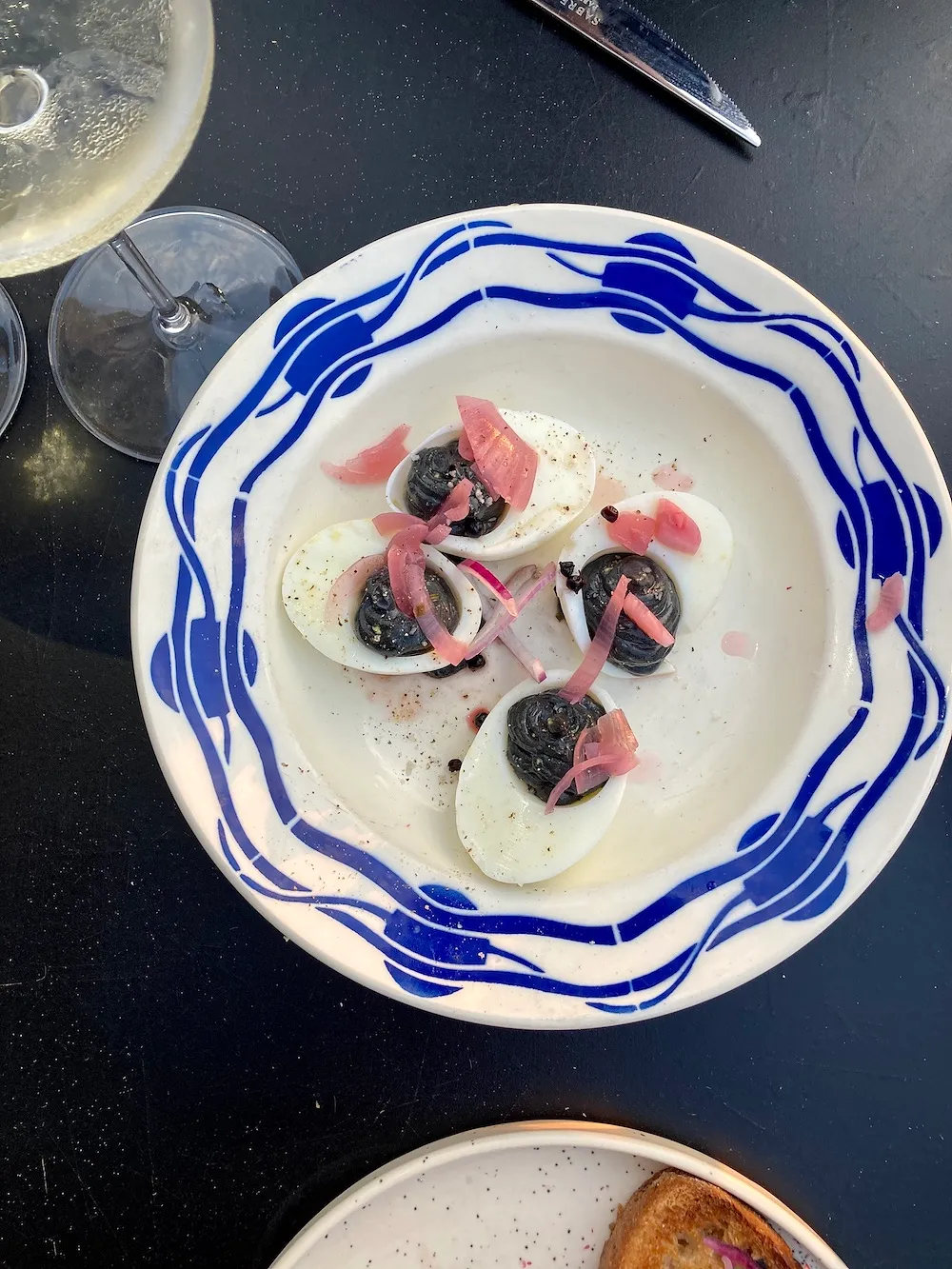 La Grande marée, le restaurant de plage à un jet de pierre de chez nous - Texte Et Photos : Florence Hainaut Et Carlo De Pascale.