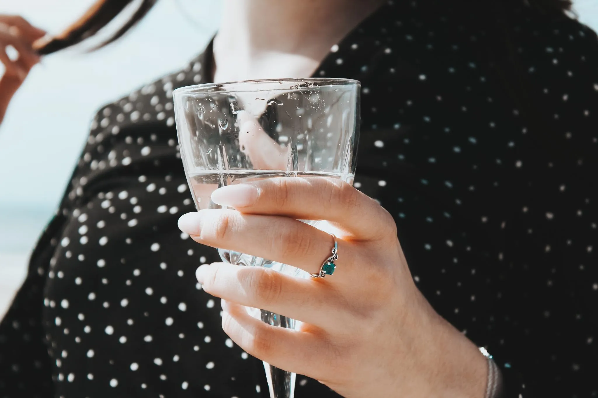 Six astuces simples pour boire plus d'eau chaque jour - Pr Sigrid Descamps. Photos Unsplash.