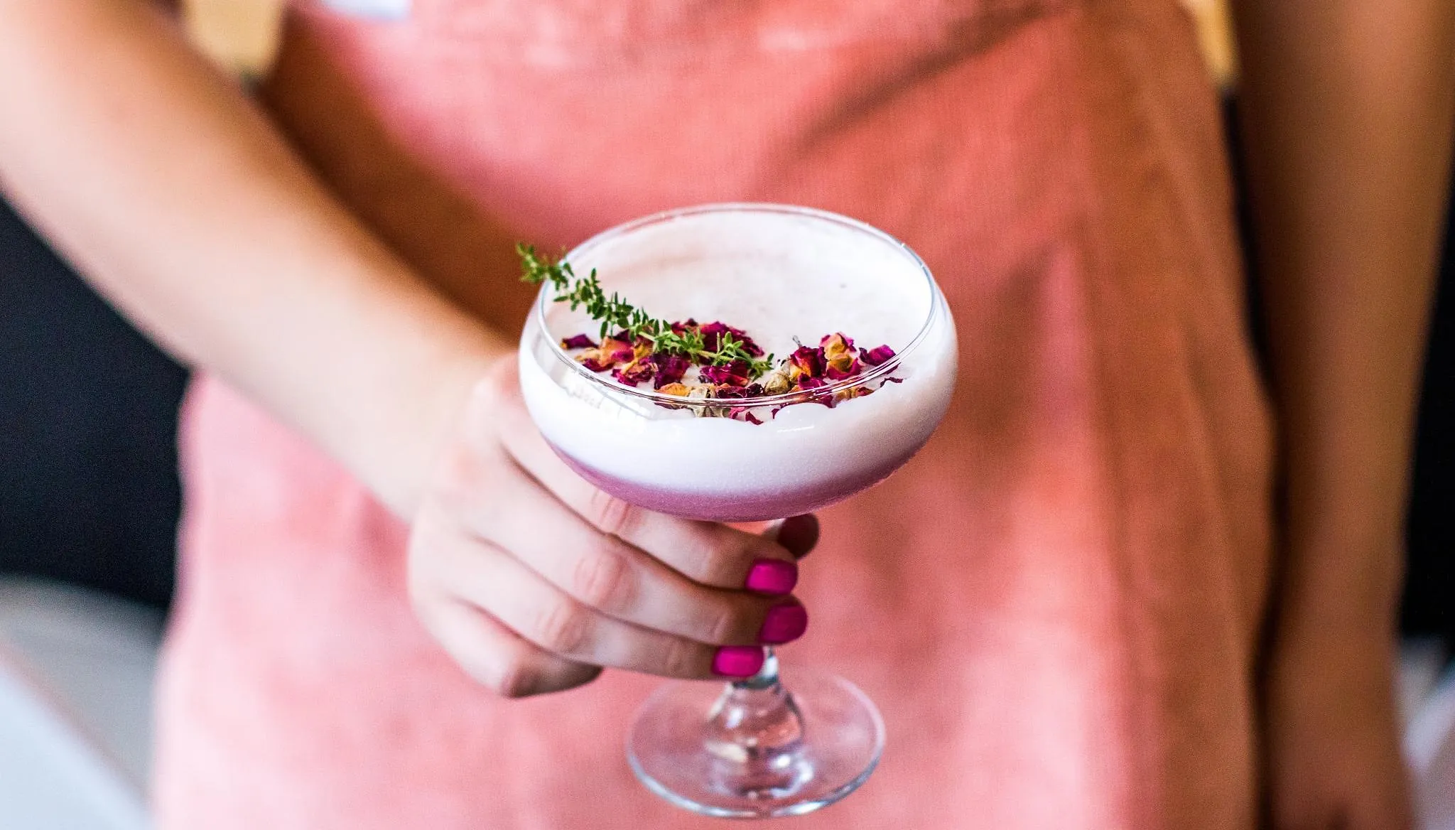 4 cocktails à base de gin pour changer du classique Gin-To - Laura Swysen, Photos Unsplash