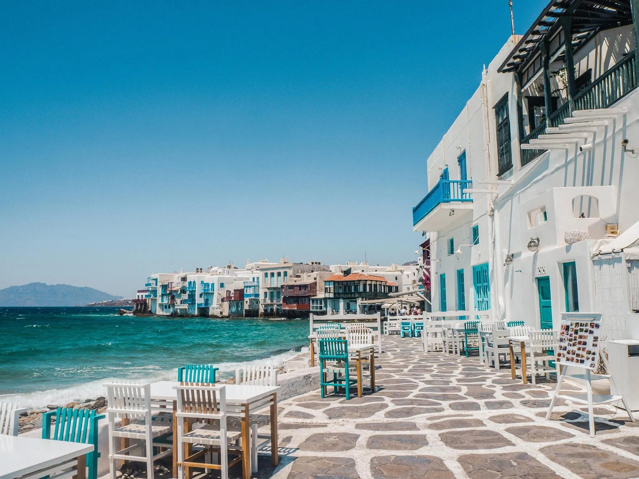 Cinq destinations pour partir au soleil en octobre - Par Celia Turpin. Photo By Christian Cacciamani On Unsplash.