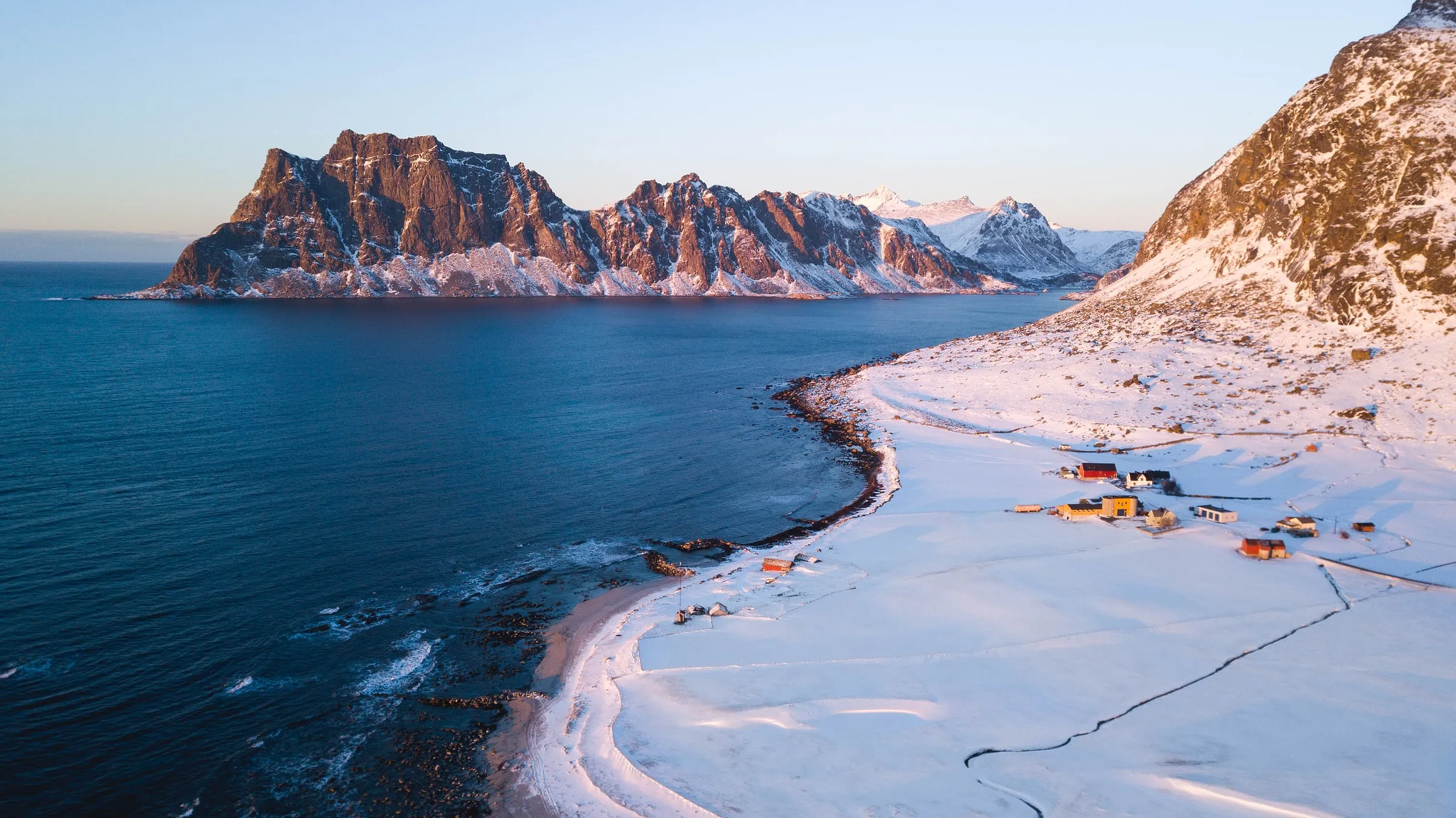 Gand, Capri, la Cappadoce : quelles sont les meilleures destinations à découvrir en 2021 ? - Par Wini Sasa. CréDit Photo : Unsplash/Christian Lue