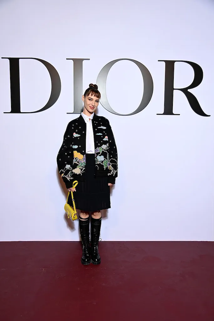 Fashion Week de Paris : Les looks des célébrités qui ont fait sensation au défilé Dior - Par Marie Honnay. Photos : Photonews.