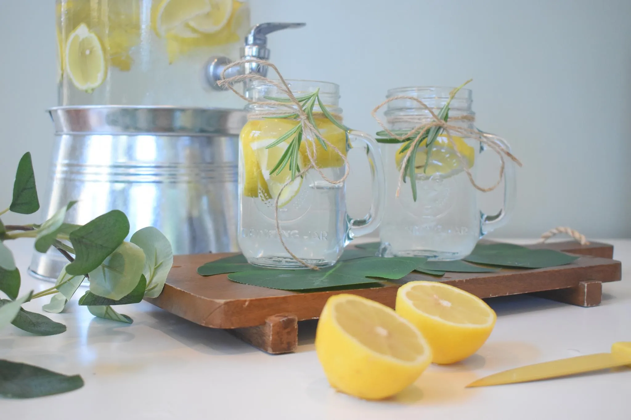 Six astuces simples pour boire plus d'eau chaque jour - Pr Sigrid Descamps. Photos Unsplash.