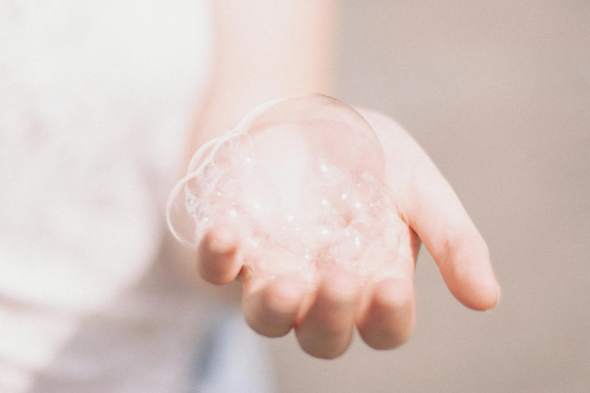 Beauté : Cinq gestes à adopter pour un teint plus frais - Par Ingrid Van Langhendonck, Photos D.r