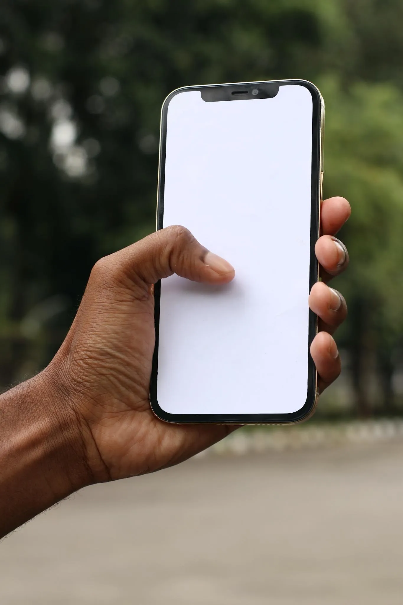 L'utilisation abusive du smartphone peut-elle vraiment modifier notre morphologie ? - Ingrid Van Langhendonck, Photos Unsplash