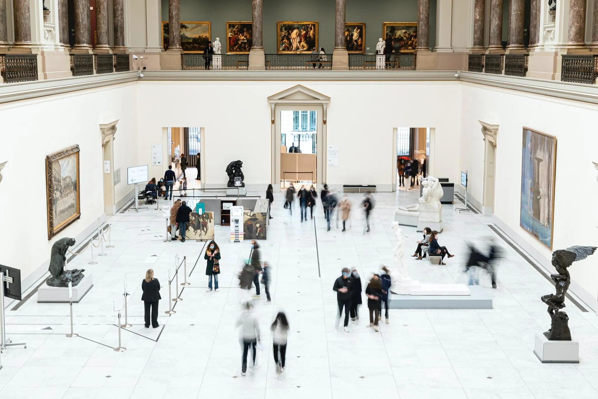 Musées, hôtels, attractions, etc : un pass gratuit pour redécouvrir Bruxelles à prix réduits - Par Celia Turpin. Credit Photo : Marius Badstuber / Mihai Surdu On Unsplash