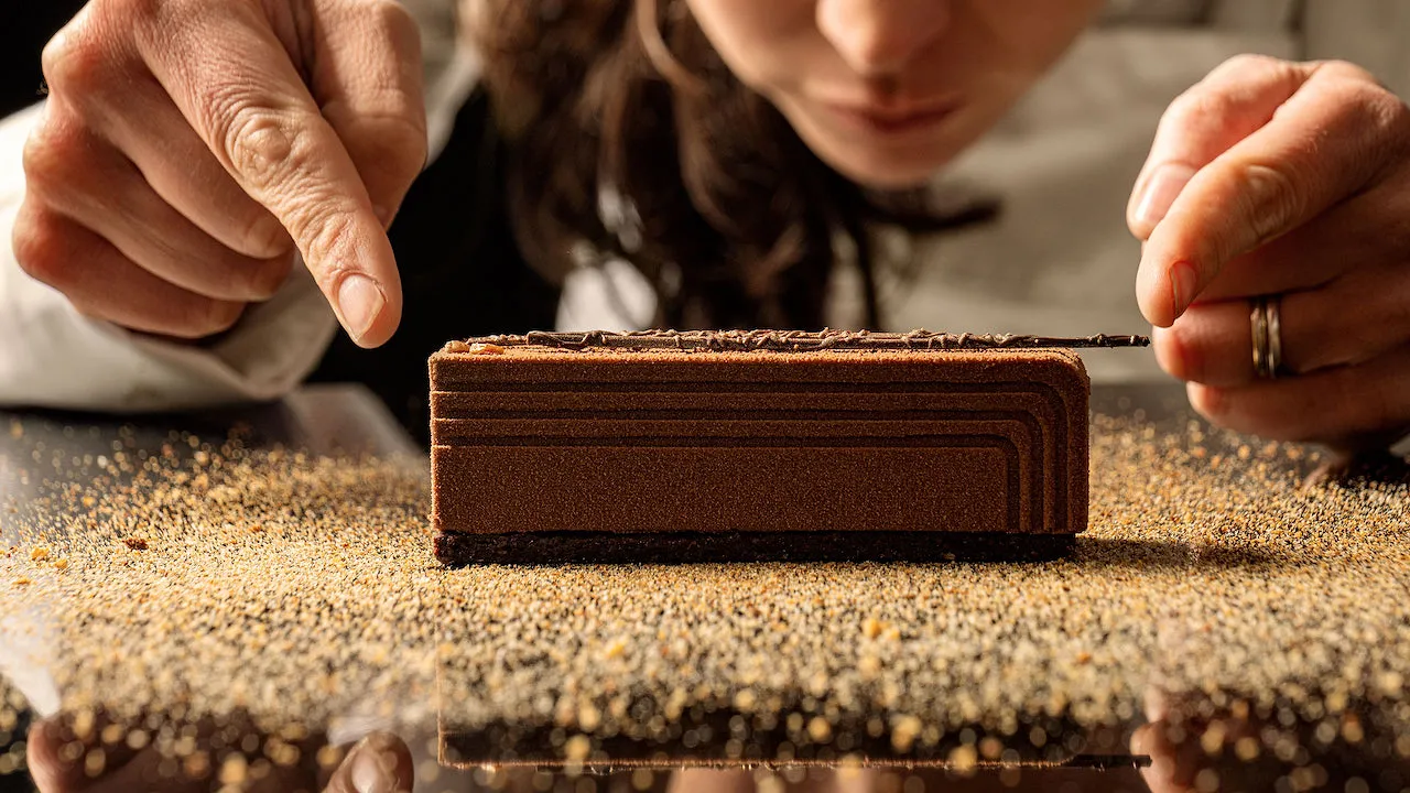 Qui est Nina Métayer, la pâtissière parisienne star qui rend la pâtisserie haut de gamme accessible ? - Par Ingrid Van Langhendonck. Photos D.r. Sauf Mentions Contraires.