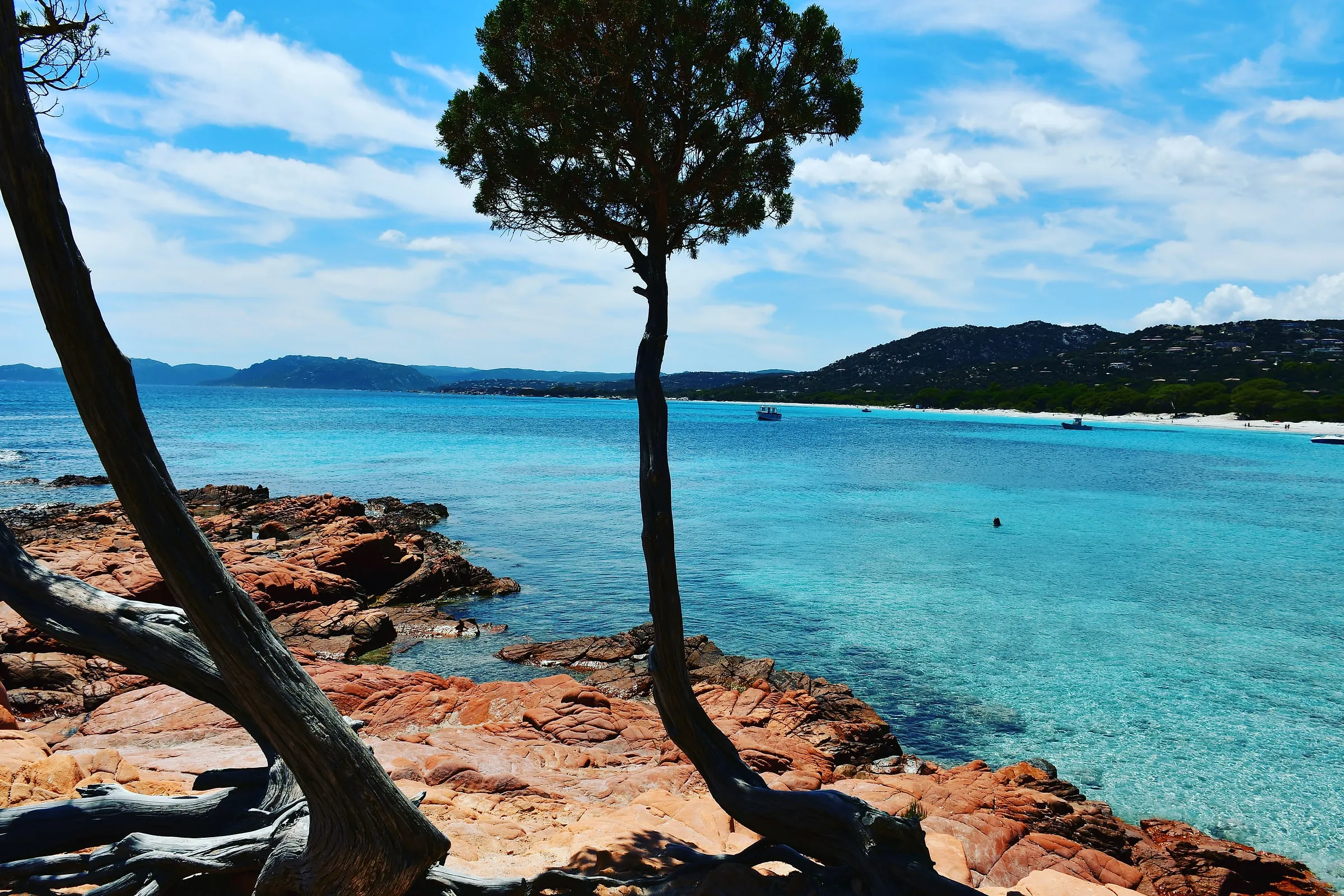 Les plages où l'on rêve de se prélasser cet été - Par Wini Sasa. Photo By Marina T On Unsplash