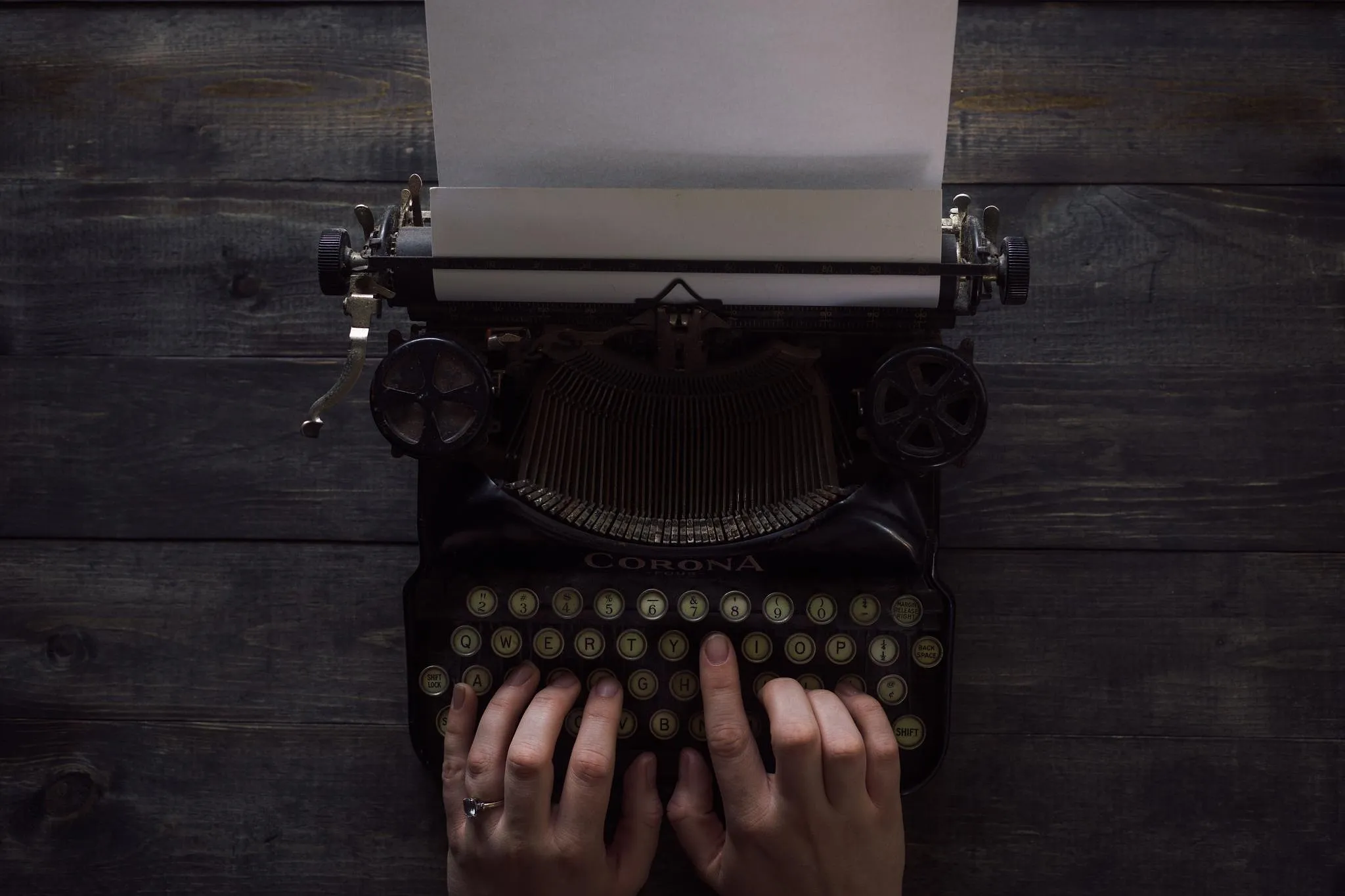 Pourquoi les touches du clavier ne sont-elles pas dans l’ordre alphabétique ? - Coralie Lambret, Photos : Unsplash