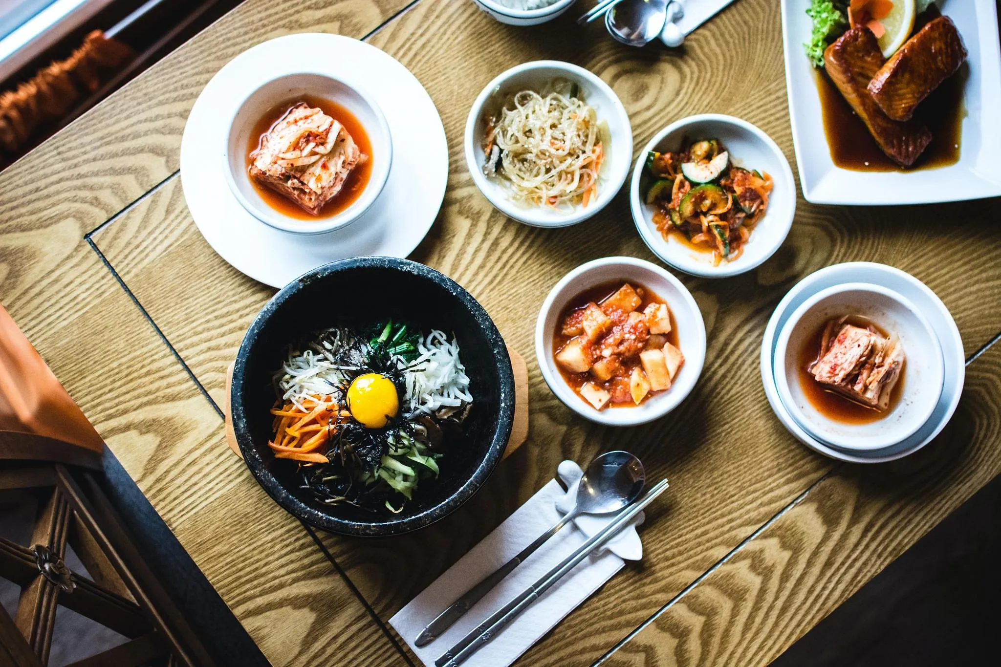 Trois rendez-vous qui nous emmènent en Asie à Bruxelles - Par Sigrid Descamps. Photo By Trung Bui On Unsplash.