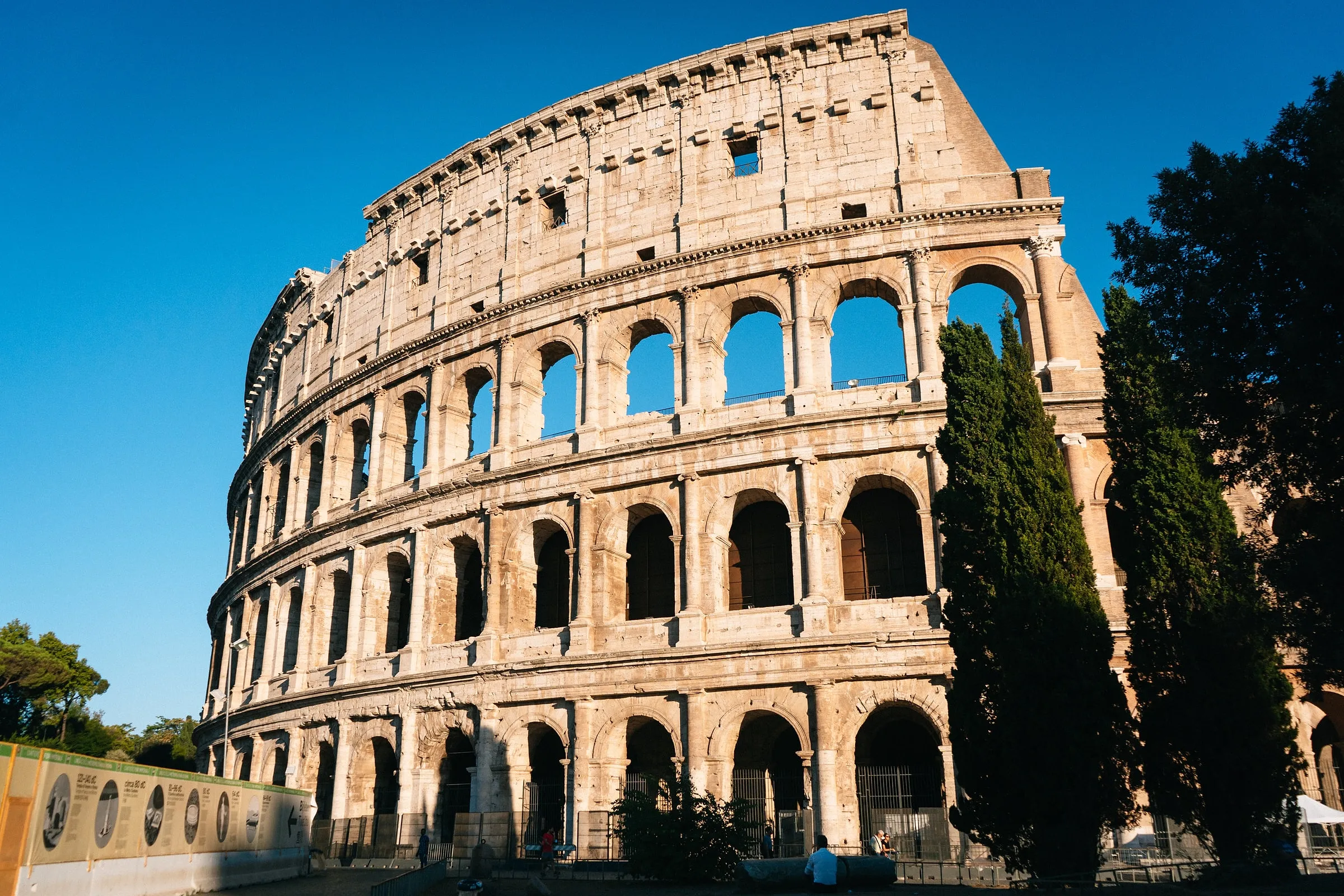 Gand, Capri, la Cappadoce : quelles sont les meilleures destinations à découvrir en 2021 ? - Par Wini Sasa. CréDit Photo : Unsplash/Christian Lue