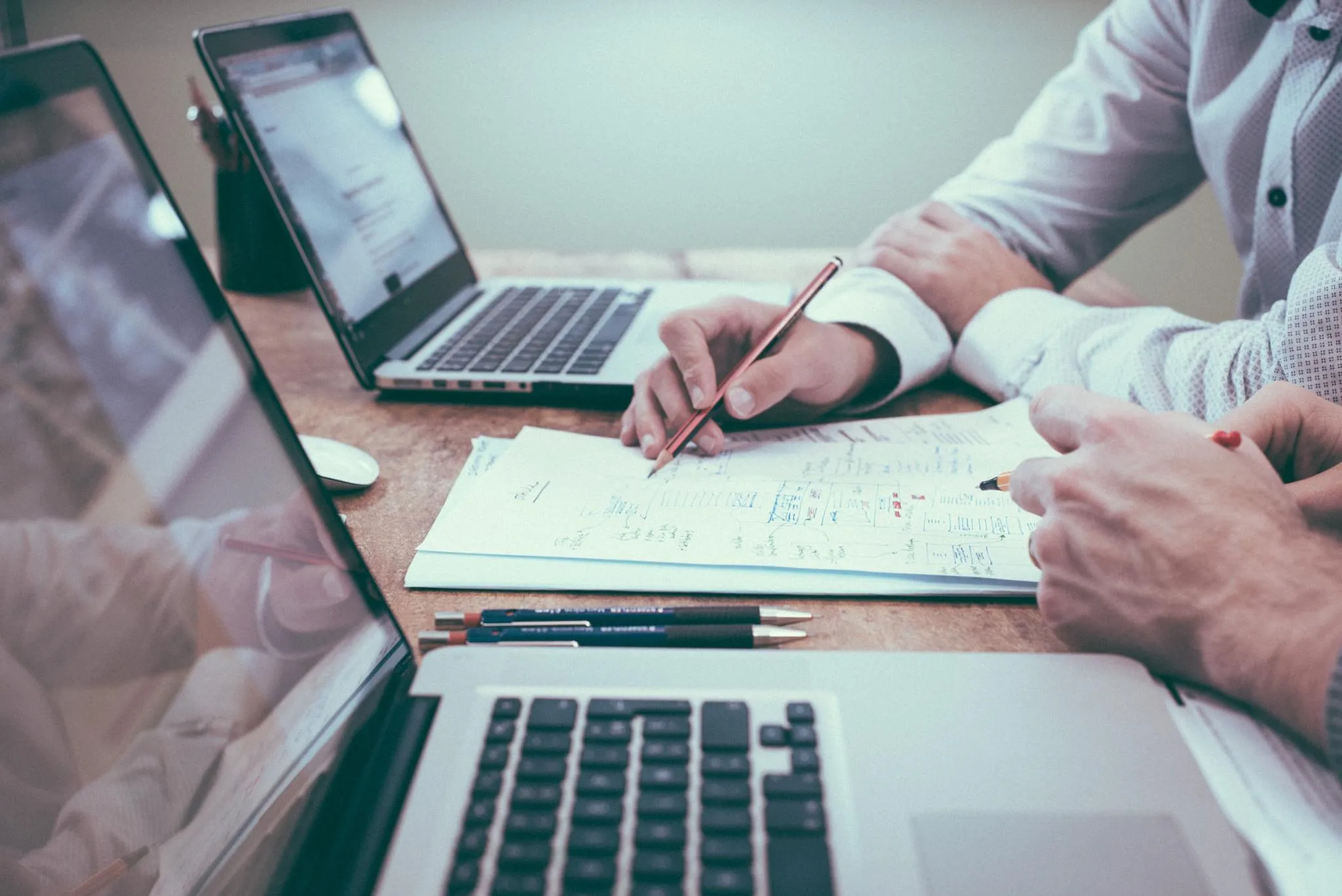 Comment reconnaître un "bullshit job", ces métiers considérés comme inutiles - Par Camille Vernin, Photo : Unsplash