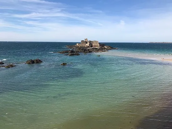 Les plages où l'on rêve de se prélasser cet été - Par Wini Sasa. Photo By Marina T On Unsplash