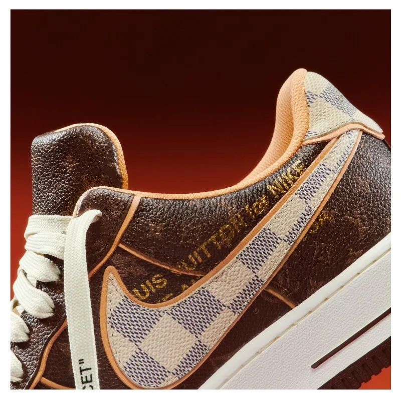 Spotted by Ingrid | Les baskets Vuitton-Nike valent-elles vraiment 350 000 dollars ? - Par Ingrid Van Langhendonck. Photos D.r.