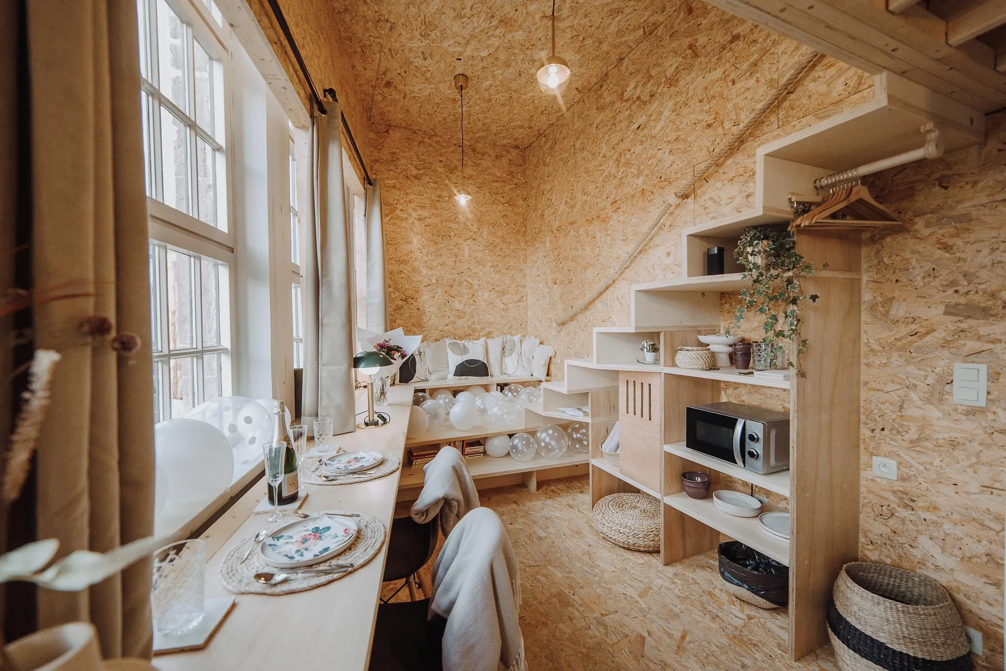 À quoi ressemble l'intérieur de la tiny house de la Grand-Place ? - Par Sigrid Descamps. Photos Cocoon Brussels, S. Descamps.