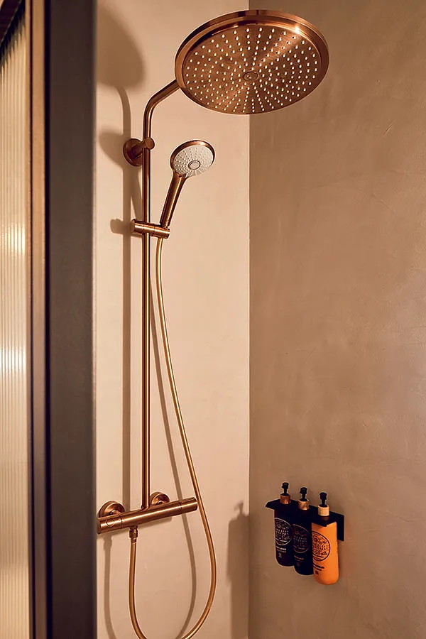 Comment moderniser sa salle de bain ? - Photo By Christian Mackie On Unsplash.